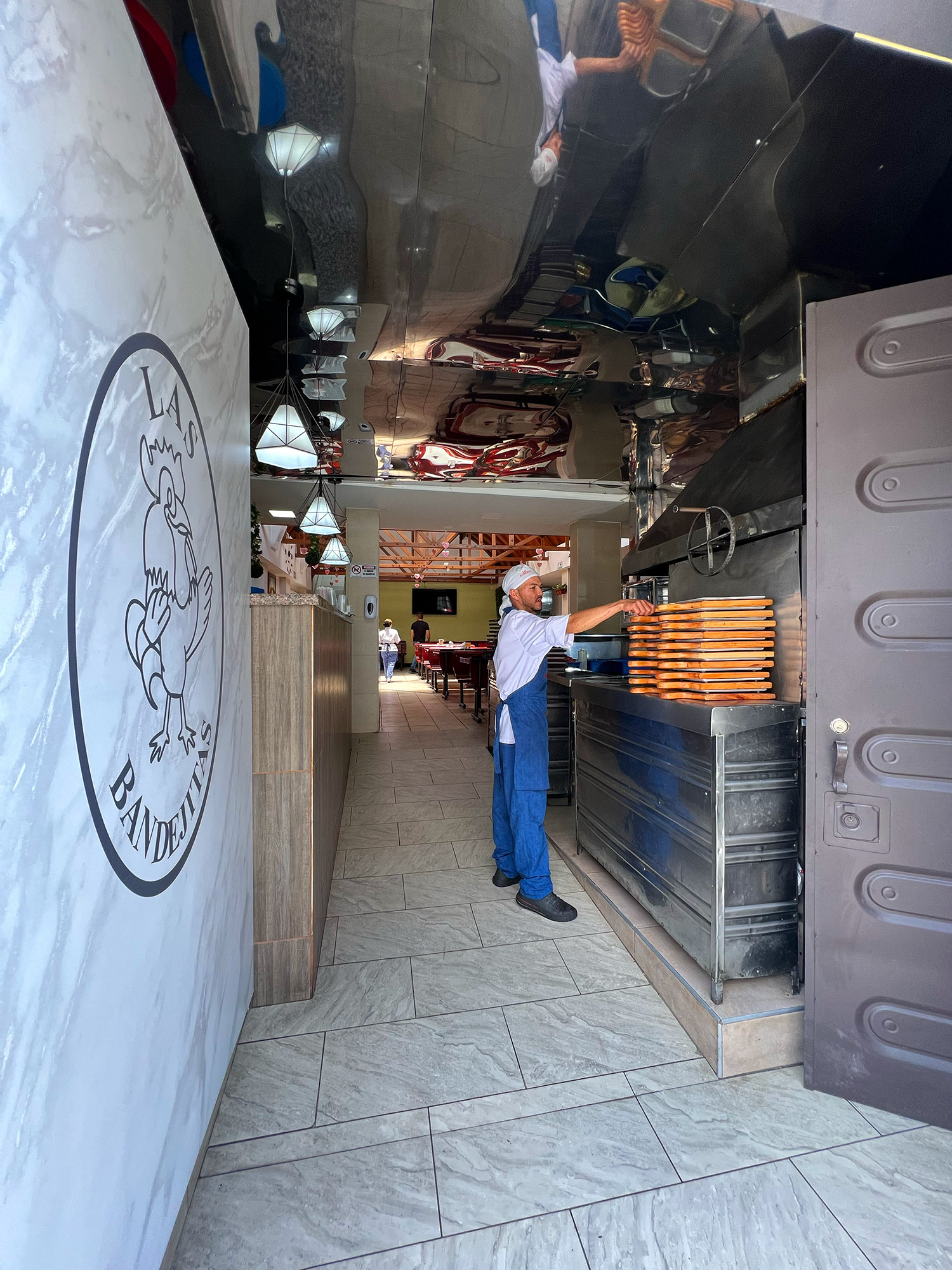 B21 Restaurante Las Bandejitas