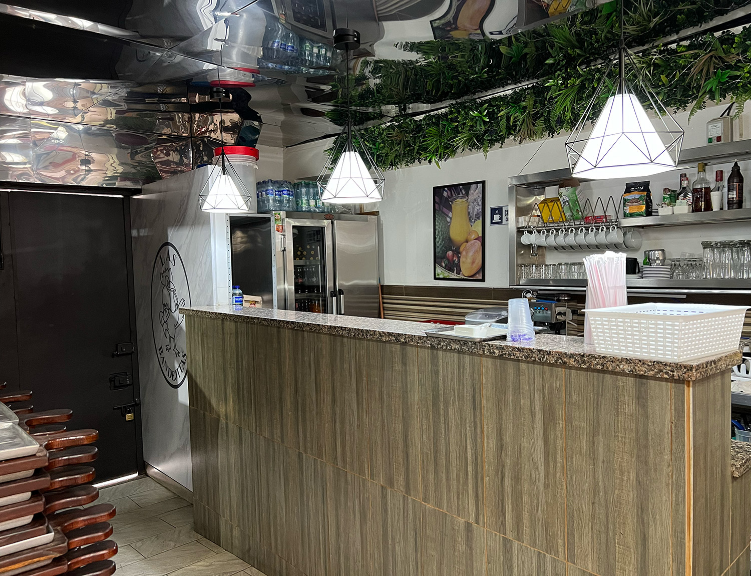 B24 Restaurante Las Bandejitas